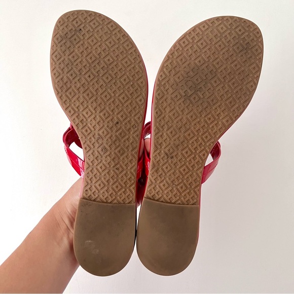 TORY BURCH | Miller Bright Rainbow Ruby Red Patent Leather Sandal Flip Flop 8 - Picture 13 of 14
